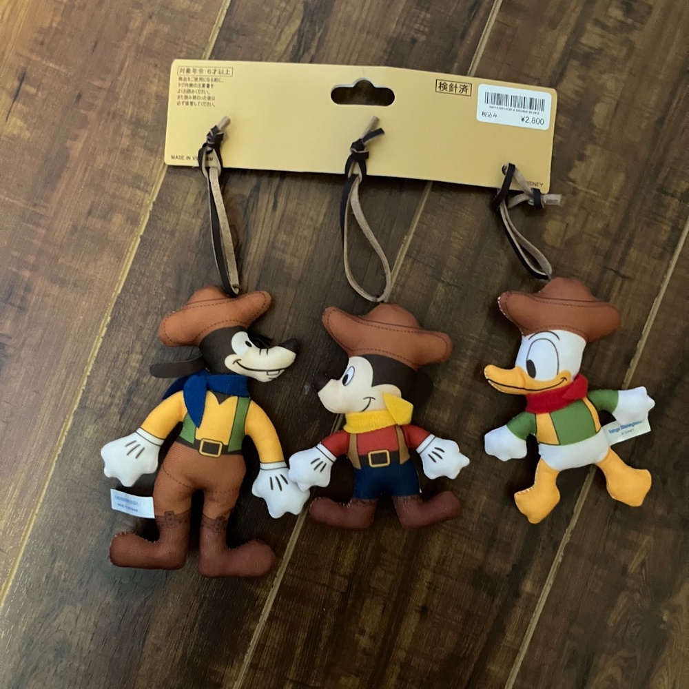 NWT Tokyo Disney Big Thunder Mountain Mickey Goofy Donald Strap Plush - Picture 2 of 2